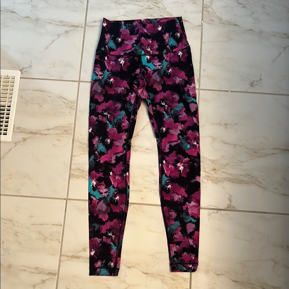 Lululemon Athletica Wunder Under Leggings Vibrant Floral Design